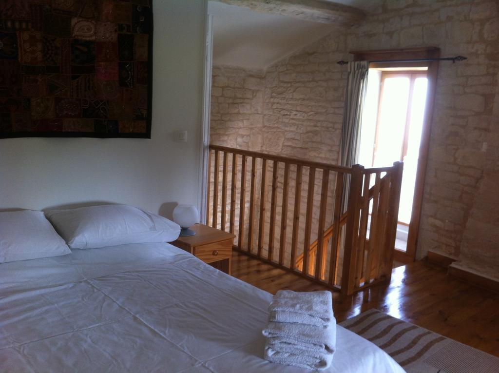 La Petite Maison Crezieres Szoba fotó