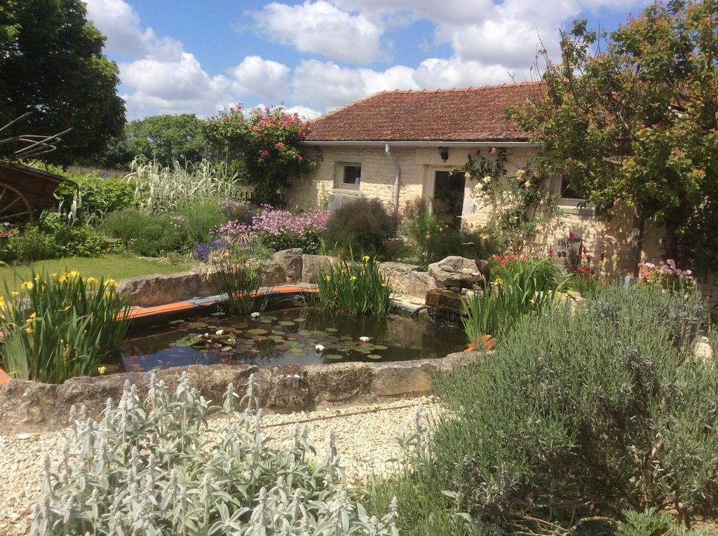 La Petite Maison Crezieres Szoba fotó