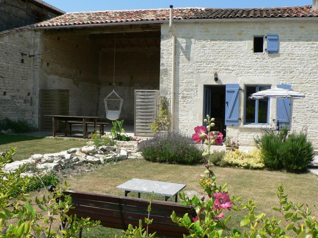 La Petite Maison Crezieres Szoba fotó