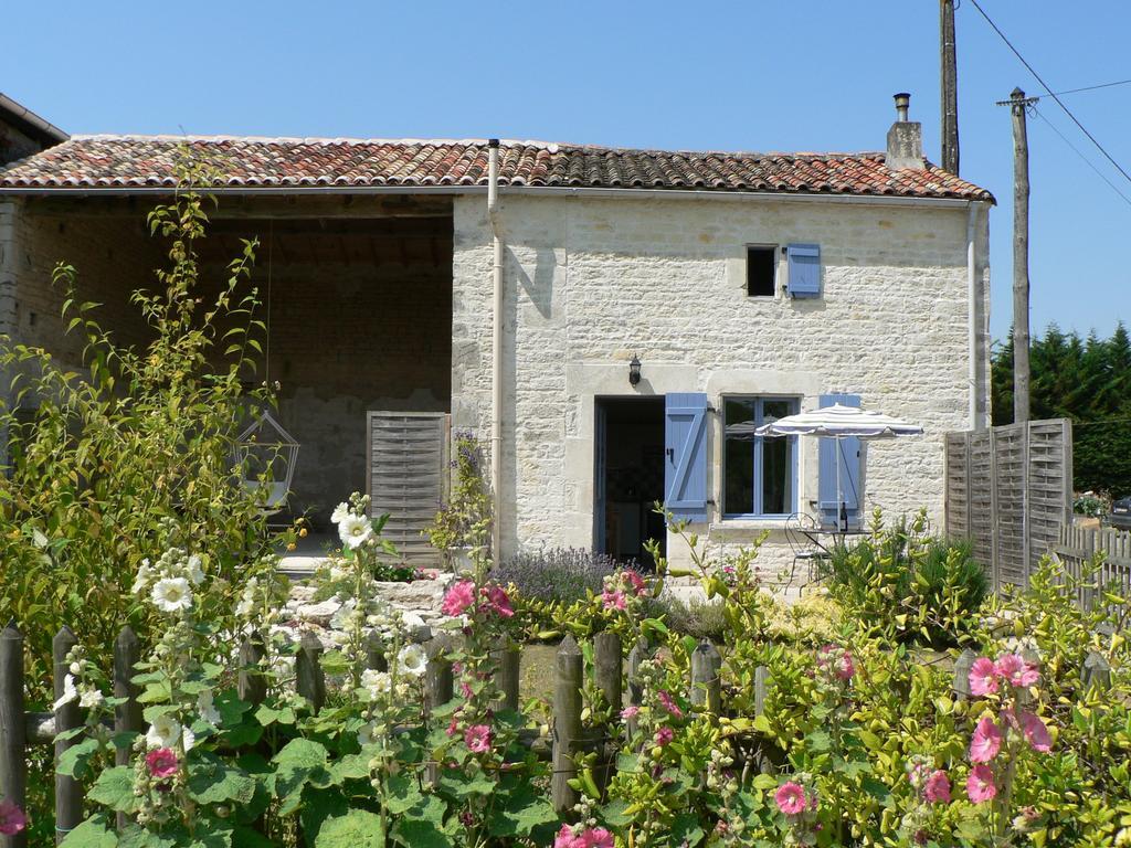 La Petite Maison Crezieres Szoba fotó